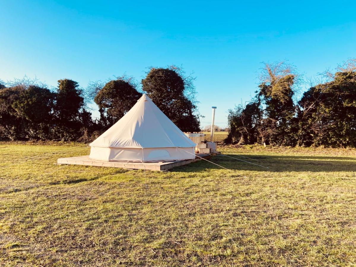 Fen Meadows Glamping - Luxury Cabins And Bell Tents Cambridge  Exterior photo